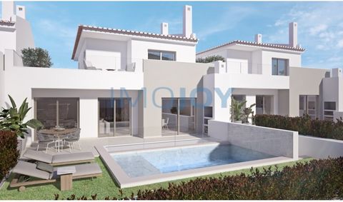 A new, modern villa with three bedrooms, there is enough space to accommodate the whole family and even even to receive visitors in comfort. The large living room is perfect for moments of conviviality and relaxation, while the open kitchen is ideal ...