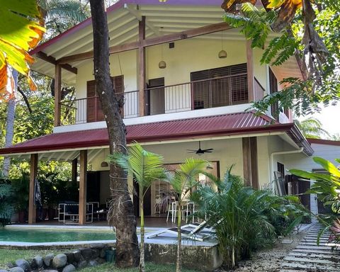 Brand-new modern and tropical house steps away from downtown and the beach!Casa Gala is a charming home located just 350 meters from Samara downtonw and the beach. Nestled in a fully fenced property and surrounded by lush jungle, this modern home wit...
