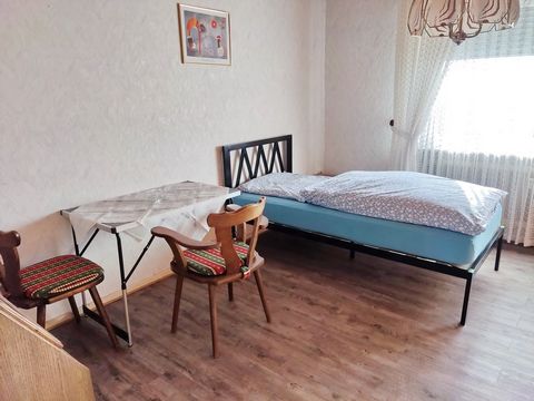 A private flat is offered for rent, perfect for fitters, business travellers or students. You will find this accommodation in Pirmasens, close to the city centre in a quiet, well-kept apartment building. The flat consists of three single rooms, ideal...