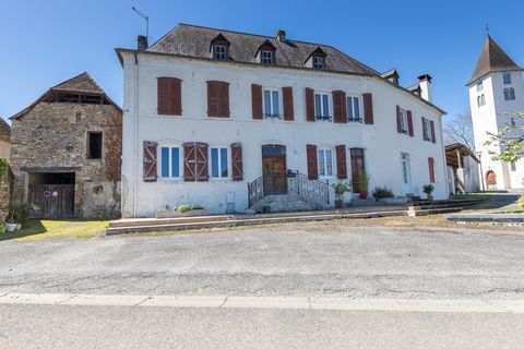 Dpt Pyrénées Atlantiques - Sus (64), à vendre maison T7 - Terrain de 1800m2