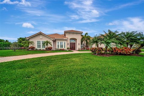 Tucked away from the hustle of the city, centrally located between Griffin / Stirling Roads and West of the Turnpike is Sterling Ranch. A picturesque private gated community of 81 ranch style estate homes. What is a standout of this offering is the p...