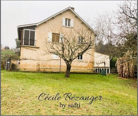 Cécile Bézanger offers in the charming town of Sarlat-la-Canéda (24200), this house enjoys an ideal location offering a peaceful and authentic living environment. Renowned for its preserved historical heritage, the city offers an exceptional quality ...