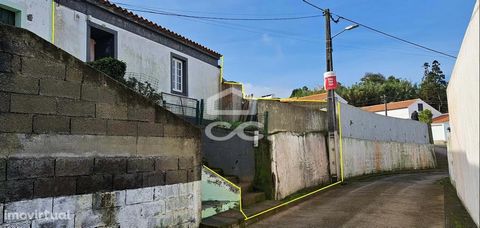 House with 2 Bedrooms Patio Backyard Inserted in a Plot with 290.00 m2 Demure Zone Lomba da Maia is an Azorean rural parish in the municipality of Ribeira Grande, with an area of 20.47 km² and 1,152 inhabitants (2011), which corresponds to a populati...