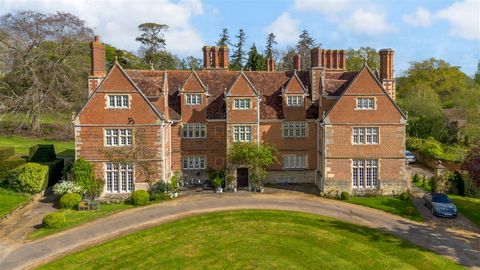 Crawley Grange Step into a home steeped in history and indulge in a lifestyle where opulence meets centuries old architecture. This is not just a character property, it is a statement of refined living. Settle down in a room where a Queen has dined, ...