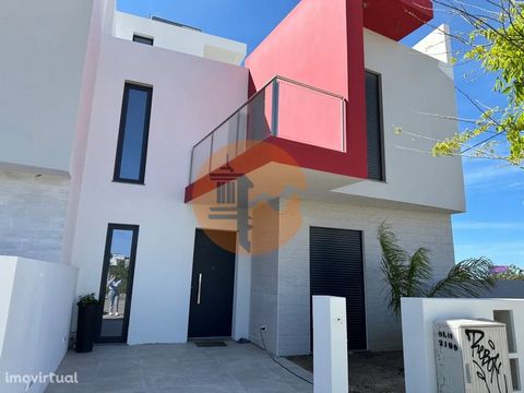 New urbanization in a privileged area of Olhão, with 10 lots of 4 bedroom villas! Located in a quiet and developing area, 3 minutes drive from the city center, 5 minutes from Faro. Close to all services and facilities. The villas will be built in suc...