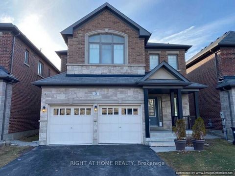 Rare To Find 2200 sf 2-Storey Detached house in Bram West Prestigious Neighborhood Of Riverview Heights with prestigious schools, theatres, boutique shops, and elegant restaurants at your doorstep. Located At Brampton/ Mississauga Border. Gorgeous Op...