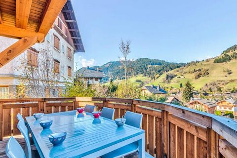 Das Hotel liegt im Stadtteil Rochebrune, am Fuße der Pisten und neben den Pisten. Nur einen Steinwurf vom Zentrum von Megève entfernt bietet dieses herrliche Apartment mit Terrasse Platz für bis zu 2 Personen. 8 Personen. Diese helle und komfortable ...