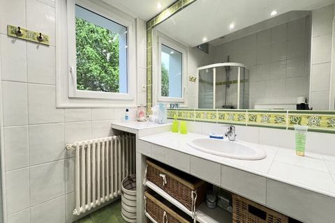 Das Haus „L'Escapade“ heißt Sie für Ihren Urlaub mit Familie oder Freunden herzlich willkommen. Ideal auch für Telearbeit oder Geschäftsreisen! Dieses geräumige Haus, das Modernes und Altes vereint, bietet allen nötigen Komfort, um eine schöne Zeit z...