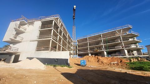 Wohnungen im Bau in einer geschlossenen Wohnanlage mit Garage, Hauptpool auf dem Dach mit Meerblick und einem weiteren für Kinder im Erdgeschoss, es hat hohe Baustandards mit moderner Architektur. Die Apartments verfügen über ein Wohnzimmer/eine Küch...