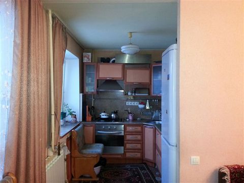 ID в ИМЛС: 45828716 Продам 3-комн. квартира ( г Южноуральск ул Мира 37А). Дом: материал стен - кирпичный, вид дома - вторичка, этаж - 2, этажность - 4.