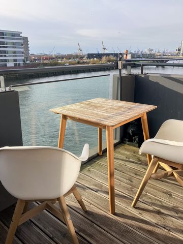 Kleinfamilienfreundlich eingerichtete 3-Zimmer Neubauwohnung mit Südbalkon in Hamburg-Hafencity am Baakenhafen. Die Wohnung hat ca. 84 qm, Parkettboden und liegt in der 1. Etage mit Fahrstuhl. Von dort hat man einen schönen Blick über den ehemaligen ...