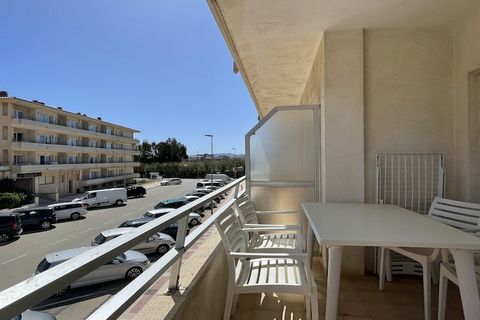 Benvingut al nostre modern apartament d'1 habitació a l'Estartit, on pots allotjar còmodament fins a 4 persones en els acollidors 40 metres quadrats. Aquest encantador pis ofereix vistes a la ciutat i està situat al cor d'un barri animat i familiar. ...