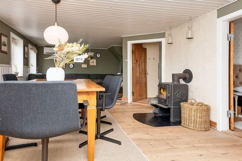 Well-located cottage with whirlpool and sauna only approx. 150 m from kilometers of magnificent North Sea beach at Langerhuse. The cottage is practically furnished with open access to the living room / kitchen. The living room has cozy furniture, TV ...