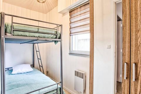 Cet appartement cosy est idיal pour les familles ou les petits groupes, proposant une chambre avec un lit double (140 x 190 cm) et une deuxiטme chambre avec un lit superposי, parfaite pour les enfants. Le salon dispose d'un canapי convertible offrant...