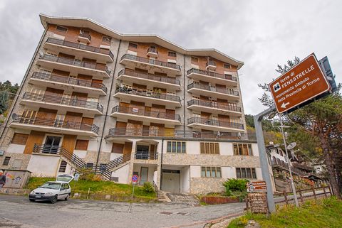 Excellent 2 Bed Apartment for Sale In Fenestrelle Italy Esales Property ID: es5554351 Property Location Via del Forte 9 – Rocca degli Angeli Fenestrelle TORINO 10060 Italy Property Details A Charming Mountainside Retreat in Fenestrelle, Italy Discove...