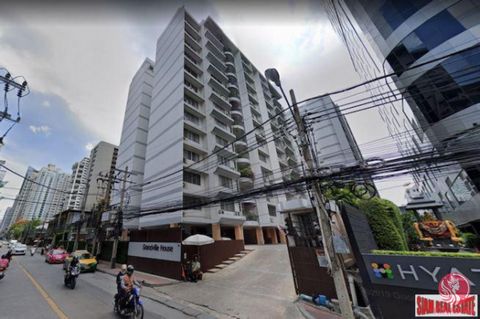 A rare find in Phrom Phong, this spacious three bedroom condo is walking distance to BTS Phrom Phong and the Emporium Mall. The unit is fully furnished, including most of the decorations, and has a nice private balcony. The living plan is open with a...