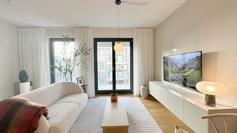 This beautiful new construction project is located near Kurfurstendamm, in the most popular area of Berlin. The popular Winterfeldmarkt, with regional products ranging from fresh food to handmade jewelry, is just a ten-minute walk away. Another highl...