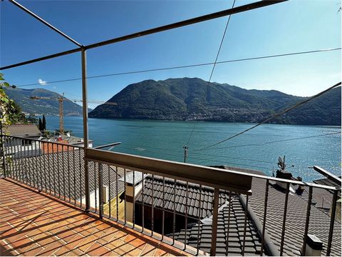 Dreaming of a house on Lake Como? Discover this extraordinary opportunity in Brienno, only 15 minutes from Como. This enchanting detached house on two levels offers spectacular lake views. This splendid detached house on two levels, accessible via pi...