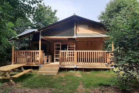 Holidaying with the kids Fully equipped, this accommodation is located in the heart of our family campsite. Ideal for staying with children. The tents are located on spacious pitches without fences, which makes them interesting for several families t...