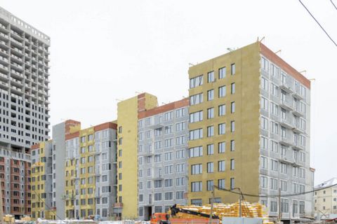 Продам коммерческое помещение свободного назначения 95.2 метра! Объект расположен в новом развивающемся районе города! Два дома комфорт‑класса 27 и 8 этажей с собственной инфраструктурой внутри квартала — детский сад, спортивные площадки, кафе, двор-...