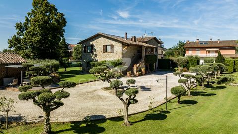 This beautiful, two-level farmhouse is located in Perugia. It is divided into two apartments and surrounded by a beautiful and well-kept garden (approx. 5,000 sqm). On the ground floor there is an apartment consisting of a large open space that hosts...