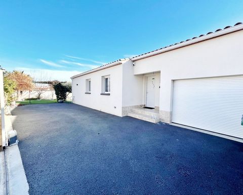 Stunning Contemporary Home Renovated with Style and Modernity  Bonaval, Béziers Located in the sought-after and family-friendly Bonaval neighborhood, this single-story contemporary home, built in 2009, has been tastefully renovated with modern featu...