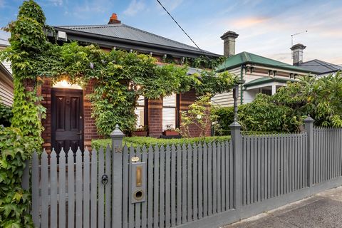 The classic tuck-pointed exterior of this freestanding Victorian residence is instantly arresting while the beautiful interior dimensions display an irresistible blend of period charm and inspired contemporary style. The traditional arched entrance h...