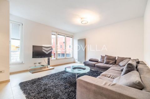 A spacious and modernly furnished three-bedroom apartment with a closed area of 87.49 m2 is for rent, located on the 1st floor of a well-maintained residential building. This bright and airy apartment offers the perfect combination of comfort, functi...