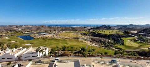 Met genoegen presenteer ik dit prachtige duplex penthouse in Aguilón Golf, San Juan de los Terreros. Als je op zoek bent naar een huis dat comfort, stijl en een spectaculair uitzicht combineert, dan is dit de plek voor jou! Dit penthouse heeft 2 comf...