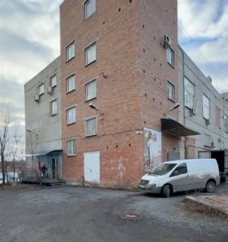 ID в ИМЛС: 9936931 Продам Склад / Производство площадью 1200 м² ( г Ростов-на-Дону пр-кт Космонавтов 2). Дом: тип строения - производственное, материал стен - каркас-кирпич, все этажи, этажность - 4.