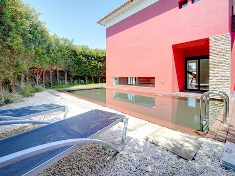 Fantastica casa indipendente con 4 camere da letto, dal design contemporaneo, con ottime finiture e molta luce naturale, piscina, jacuzzi, barbecue e giardino esposto a sud/ponte. Situato in una zona Premium e residenziale di ville a Birre, si trova ...