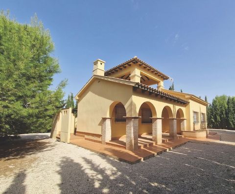 Nyckelfärdig VILLA I FUENTE ALAMO, MURCIA. NYCKELFÄRDIG VILLA I FUENTE ALAMO, MURCIA Bostad med parhus, fristående och parhus i Fuente Álamo, Murcia. Det finns sju olika modeller av hus att välja mellan, designade för att passa allas smak. Rustik des...