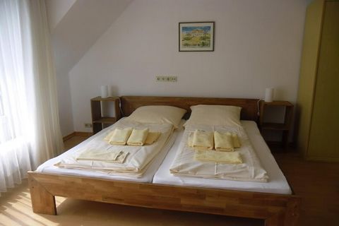 Only 1 km separates this comfortably furnished apartment house in the quiet district of Alt-Westerlands from the beautiful sandy beaches of the North Sea. Stroll through Westerland's lively pedestrian zone or spend a day at the beach. Watch the numer...