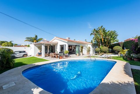 Located in San Pedro de Alcántara. Welcome to Villa El Jardin Escondido, a beautiful villa by the beach in San Pedro de Alcantara! This beach villa offers the perfect blend of comfort, city and the sea. Located at San Pedro beachside just a short wal...