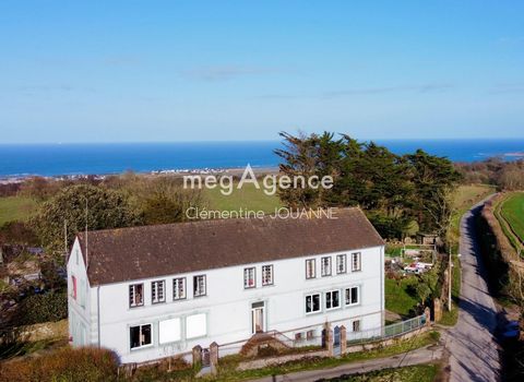 Come and discover this property with a breathtaking sea view, on the heights of Urville-Nacqueville and with great potential. Located not far from the Château d'Urville, we will be delighted to tell you the story of this magnificent building dating f...