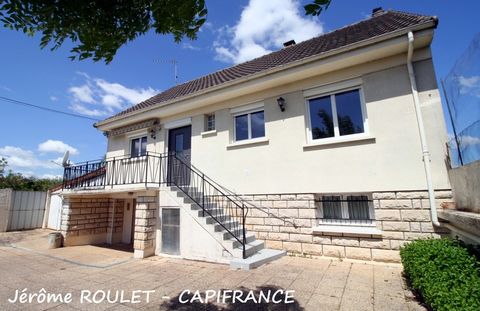 Située sur la commune de NEUVILLE DE POITOU, Capifrance vous présente cette maison, sur sous-sol, sur un grand terrain de 2 800 m² (rare sur le secteur !) Maison des années 70 comprenant 4 pièces de vie principales dont 2 chambres à l'étage et une au...