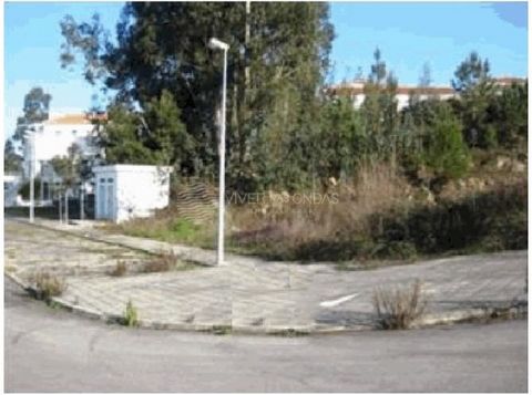 Plot of urban land with 2053m², located in Cavalões, Vila Nova de Famalicão. Good access. Exemption from evaluation and dossier study commissions. Exemption from carrying out assessment and provisional records. VIVER NAS ONDAS is a real estate agency...