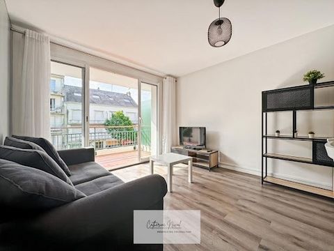 La Baule 44500 , en exclusivité , un appartement avec son stationnement situé sur l'avenue Lajarrige , Il dispose d'une pièce de vie lumineuse ouvrant sur un beau balcon orienté Sud Est , une chambre spacieuse et calme équipée d'un placard. Une cuisi...