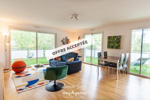 APPARTEMENT 121m2 - Balcon 42m2 - Double box, cave