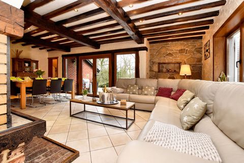 Deze villa is prachtig gelegen in de bossen vlak bij Durbuy, in de Belgische Ardennen en deze is van alle luxe voorzien. Met 4 slaapkamers is de woning ideaal voor een familie. Het ligt midden in de natuur en is een heerlijke plek om te wandelen en d...