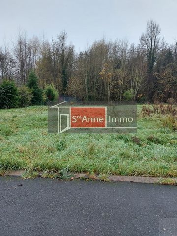 SALENCY is a commune of the Oise located 5 minutes from NOYON, 20 minutes from ROYE, COMPIEGNE and CHAUNY Flat plot of 912 m2 Facade area of 20 m Building land Not classified batiment de france Not serviced but easy servicing because houses are nearb...