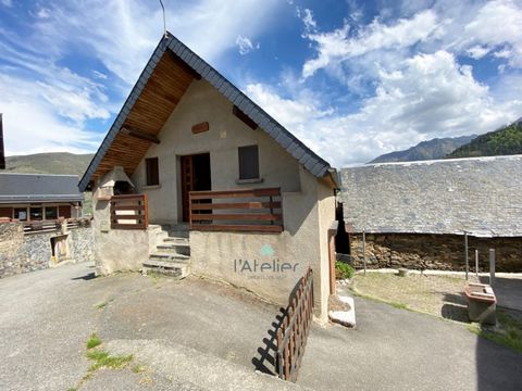 Welcome to 'LA GRANGE DES SOMMETS'! Located in the heart of the village of Ens, a hilltop village in the Aure valley, we present a resolutely Pyrenean barn in a postcard setting! This property can become both a pleasure investment, to enjoy warm mome...