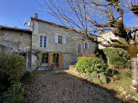Next to the 12th century church, in the heart of a small historic village (only 65 inhabitants), but known for its equestrian center, charming authentic village house with swimming pool. A romantic image with its wide facade built in old limestone wi...
