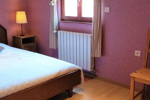 Lovingly furnished semi-detached house on the edge of the Northern Vosges nature park. Here you will find peace and relaxation, but also an ideal starting point for trips to Alsace and Lorraine. The region is known for its crystal works and all thing...
