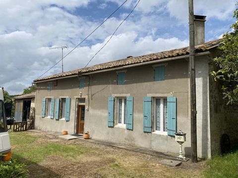 EXCLUSIVE TO BEAUX VILLAGES! This tucked away Charentais house sits at the edge of a village. It has a garden with fruit trees and views over the fields. There are two bedrooms, one bathroom with bath and shower, and a kitchen with acces to the garde...