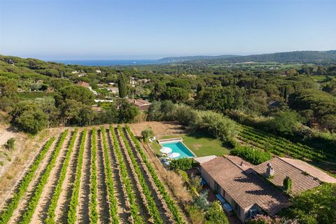 Right at the heart of Saint-Tropez, this Provençal bastide, with a garden of over 8000 sqm offering a typical living environment with its unobstructed view on the countryside, is offered for sale with a building permit obtained and purged of any reco...