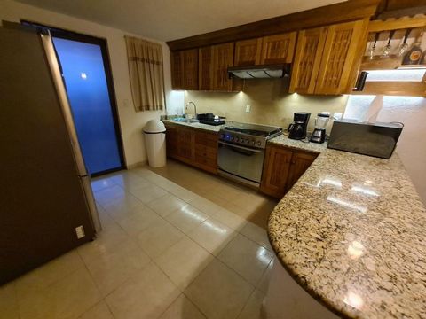   Beautiful house in Playas subdivision in Ixtapa, beautiful development, house of 2 levels, house located in an area of high added value, It has 24/7 surveillance controlled entry. Features: - Dining Room - Washing Machine - Security - Garage - Air ...