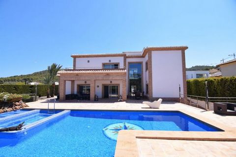 luxurious villa for sale in Puerta Fenicia, Javea. Rich in many amazing extra features like guest house, landscaped gardens, steam room, Jacuzzi, infinity pool, and others.This spacious villa is composed of 3 bedrooms, a large and bright living room ...