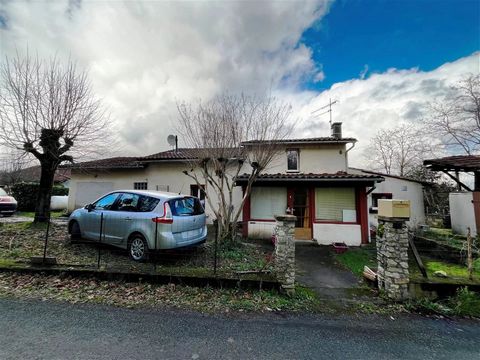 This nice detached house is ideally situated : in a quiet hamlet offering calm and tranquility, but just minutes away from vibrant Ribérac with its renowned weekly market, shops and supermarkets, schools and of course a wide choice of cafés and resta...