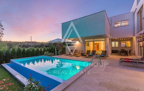 Istria, Žminj – Exquisite villa with indoor pool and wellness oasis for sale In the scenic heart of Istria, the town of Žminj unfolds, where history and natural beauty converge, standing at 379 meters above sea level. Renowned as a pivotal hub since ...